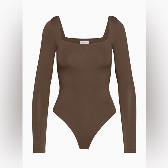Babaton Tops - Aritzia Babaton Contour Square Neck Long Sleeve Brown Tan Bodysuit Size XXS